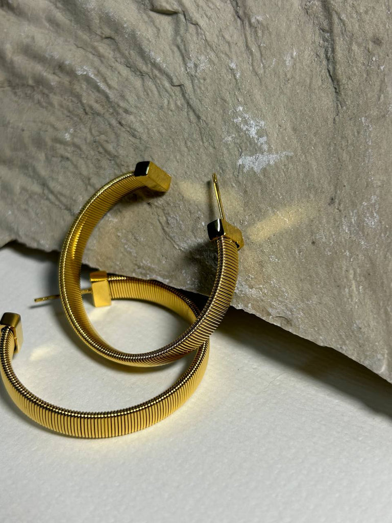 Simple gold earrings - White Store Armenia