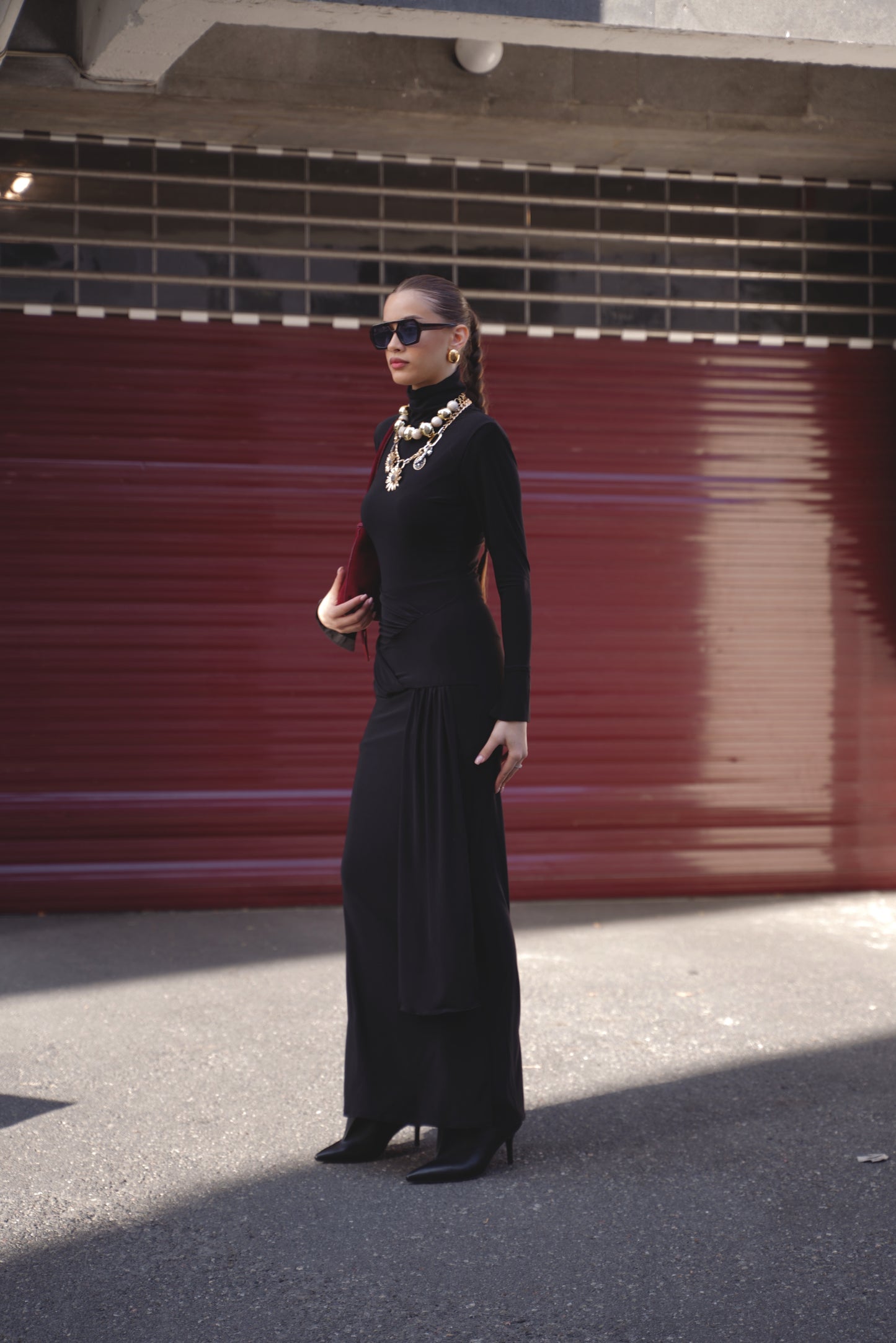 Long-Sleeve Sculpted Maxi Dress — black