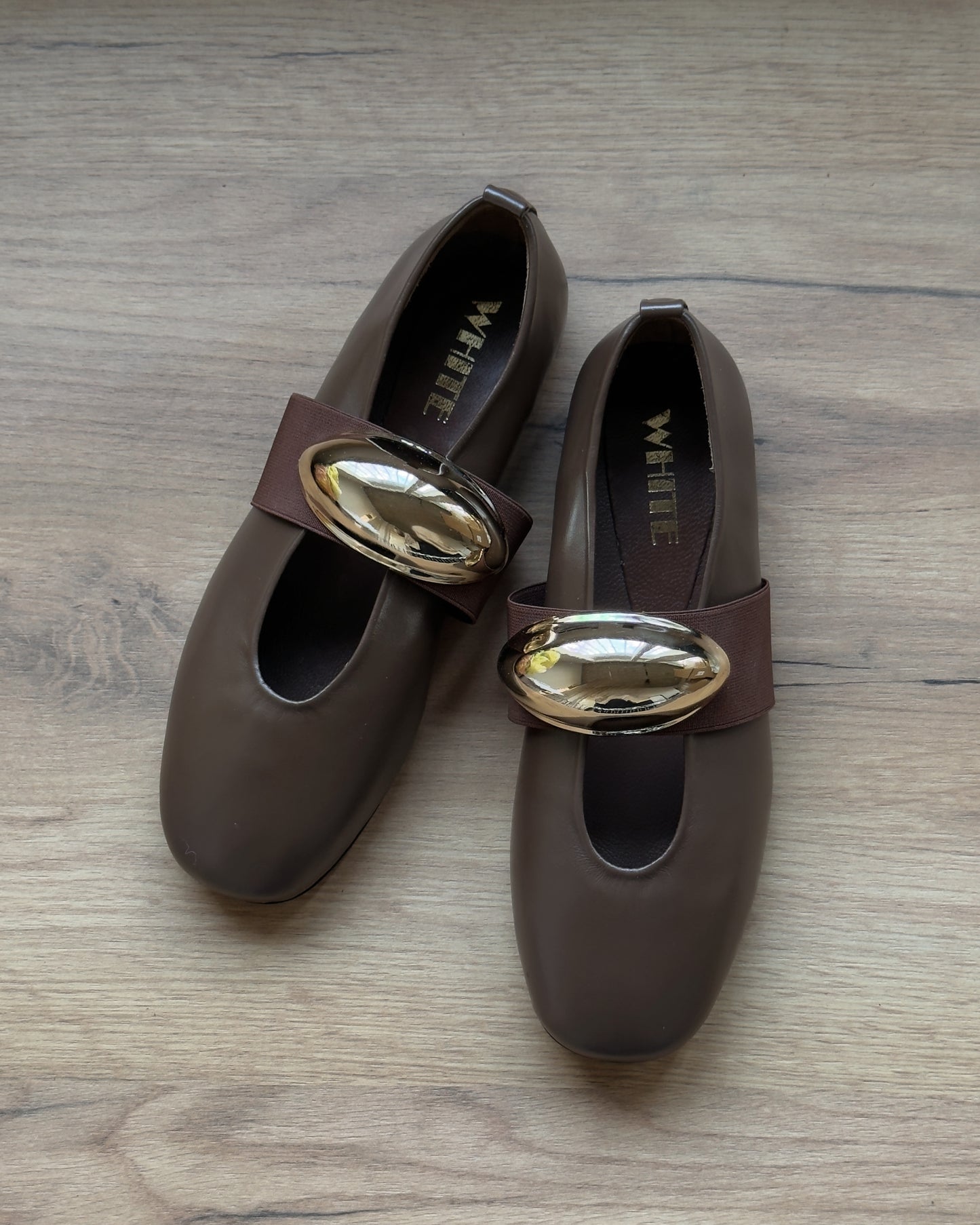 Oval Buckle Leather Ballet Flats