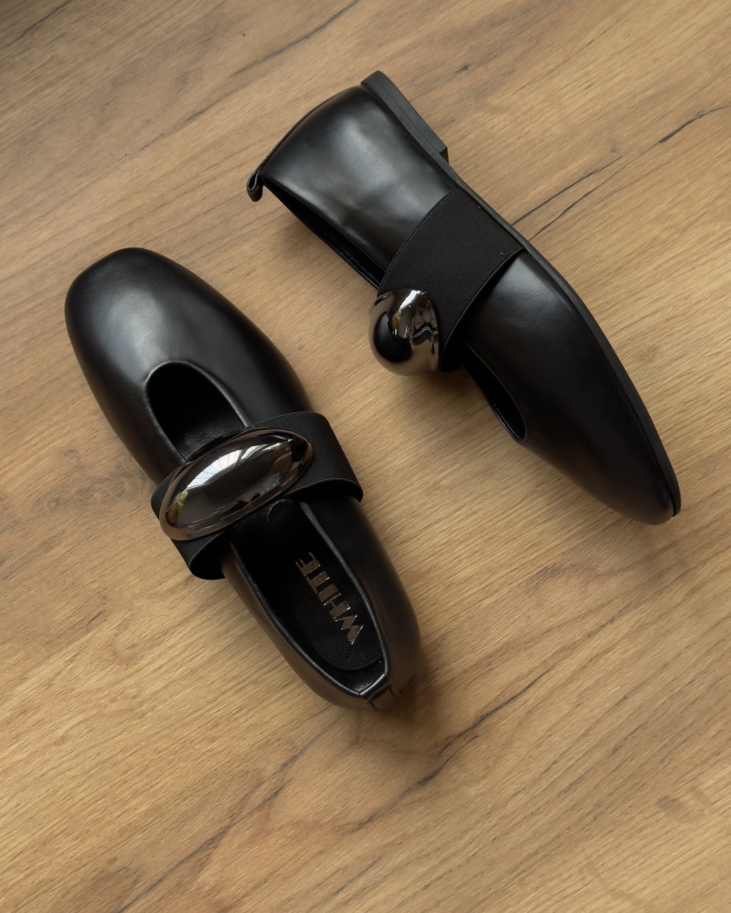 Oval Buckle Leather Ballet Flats