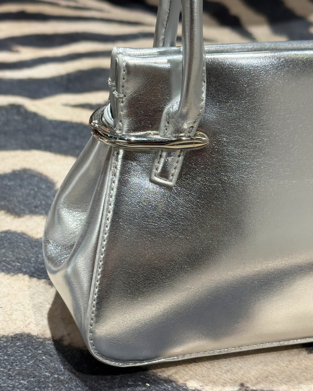 Nova Sculpt Mini Bag