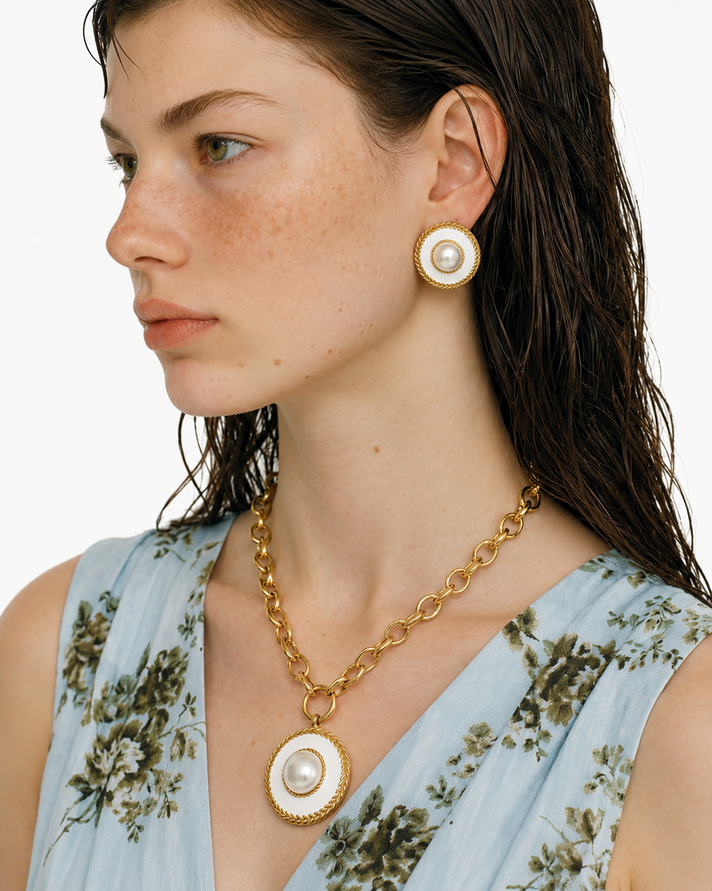 Élise Pearl Statement Earrings