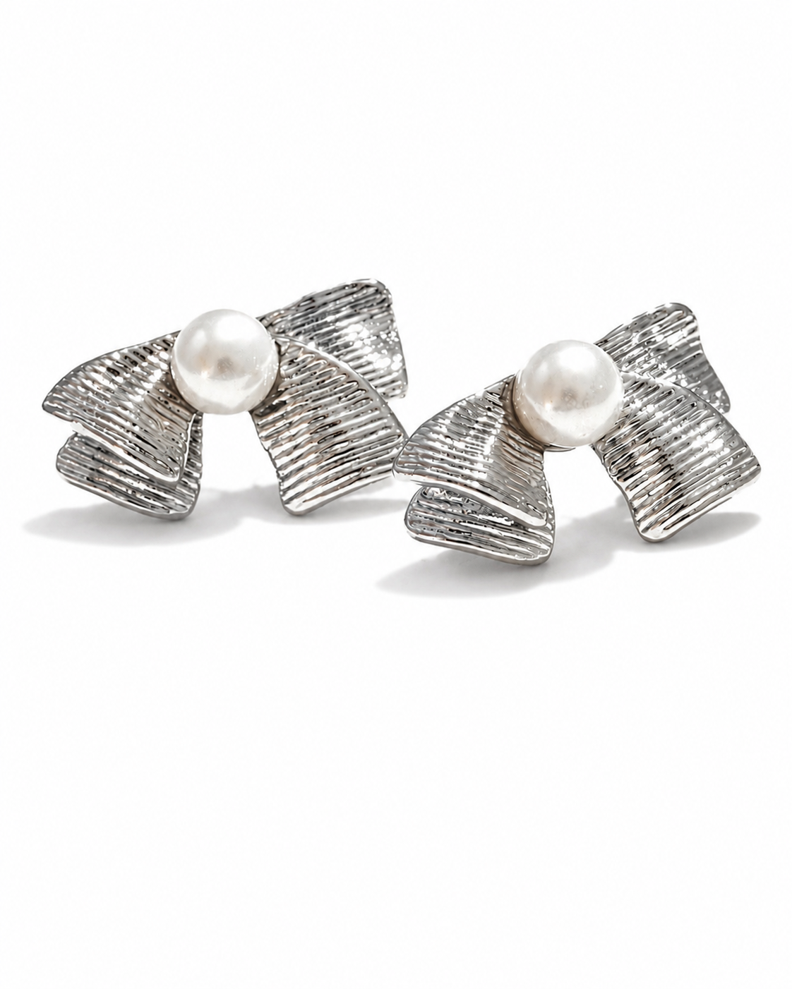 Sculpted Bow Pearl Earrings