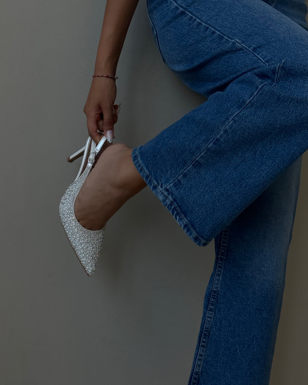 Босоножки на каблуке Pearl Luxe с ремешком сзади