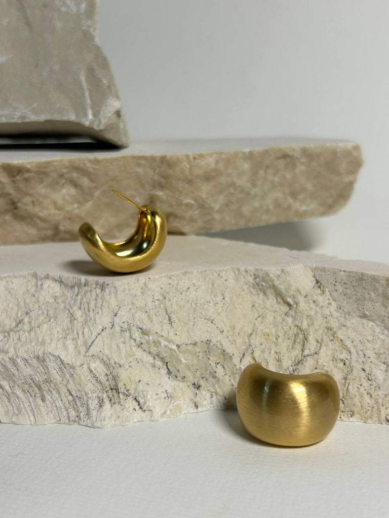 Gold planted earrings - White Store Armenia