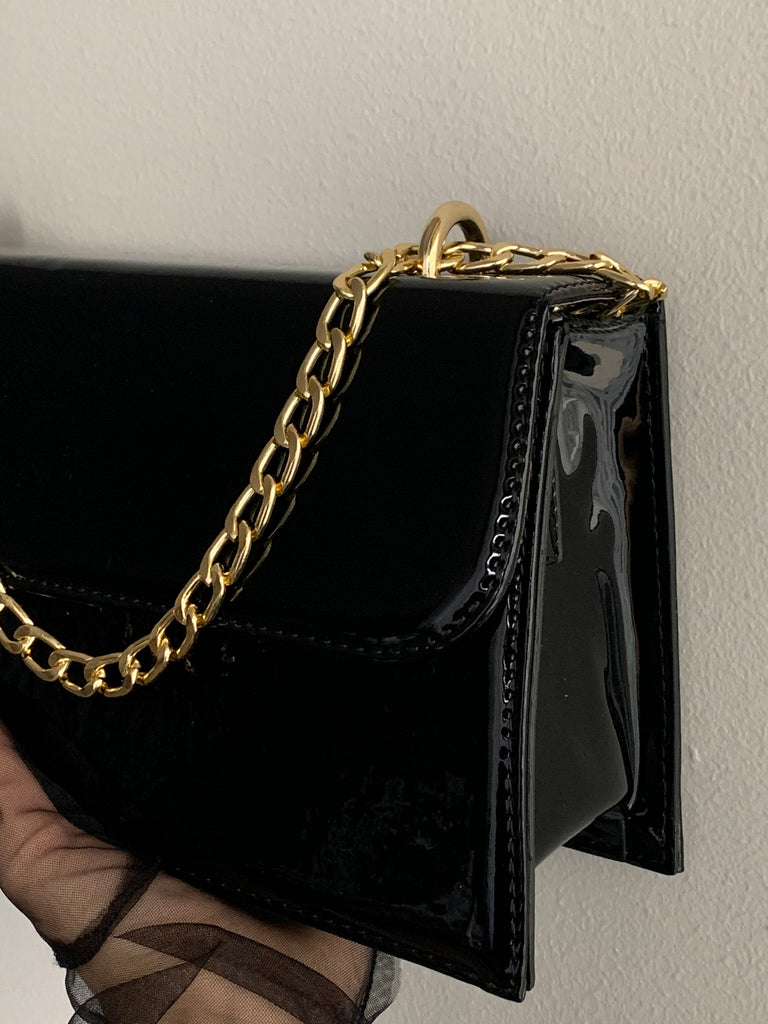 Leather chain handbag
