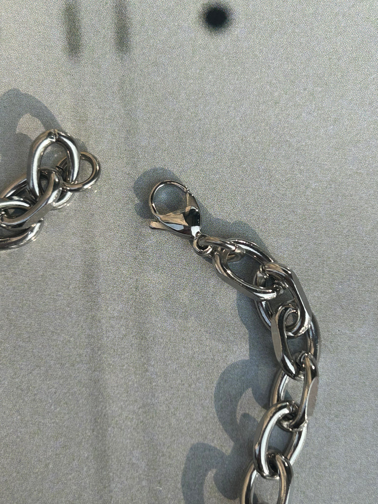 Chain chocker necklace