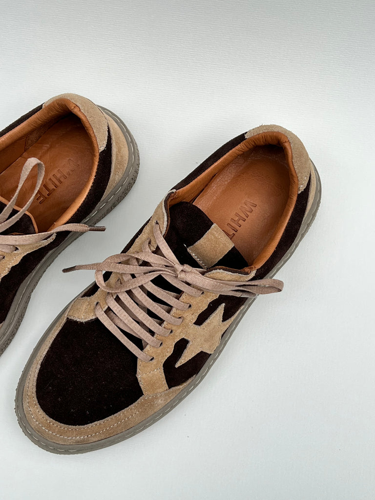 Lace-up leather sneakers
