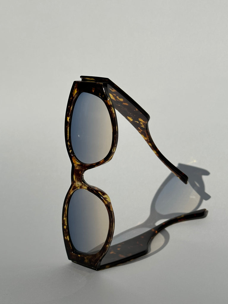 Oval shape sunglasses - White Store Armenia
