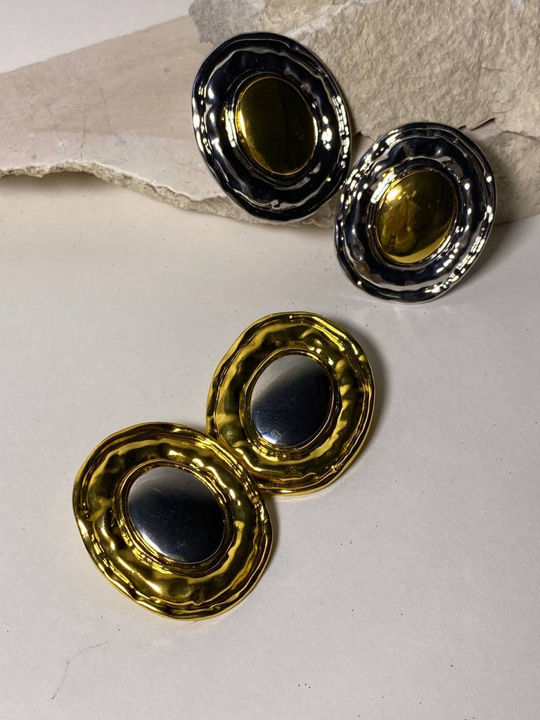 Oval shaped stud earrings - White Store Armenia