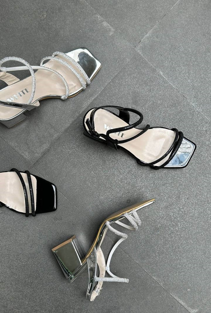 Shoes with asymmetric stripes - White Store Armenia